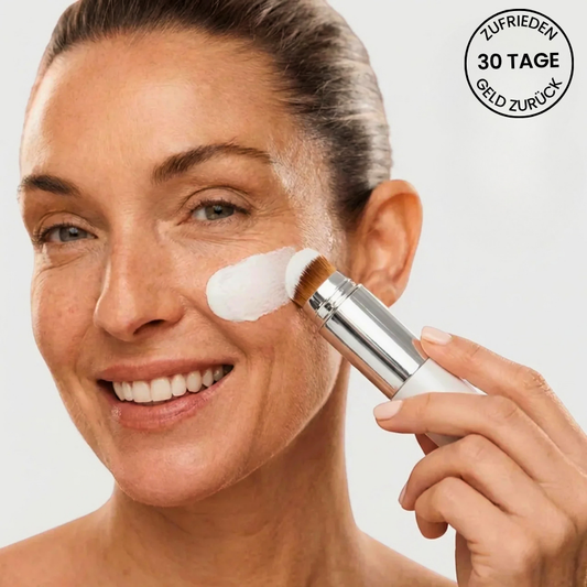 2-in-1 Foundation mit integriertem Pinsel