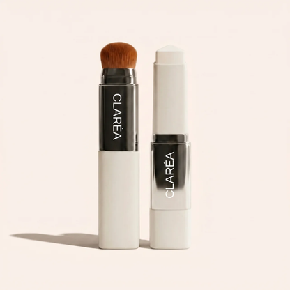 2-in-1 Foundation mit integriertem Pinsel