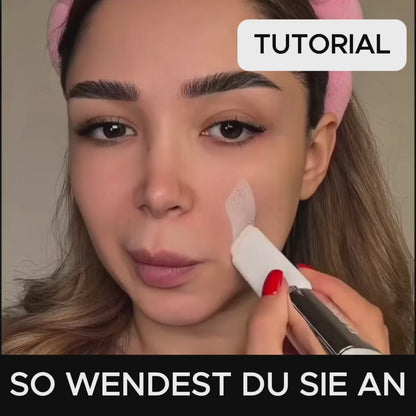 2-in-1 Foundation mit integriertem Pinsel